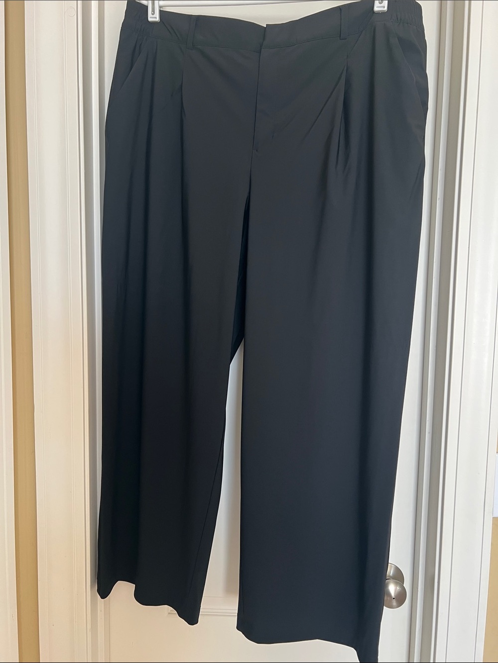 Women’s Old Navy SleekTech Black Trouser Pants - size XL petite
